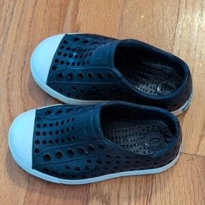 Native Kids Slip-On Shoes Navy & white